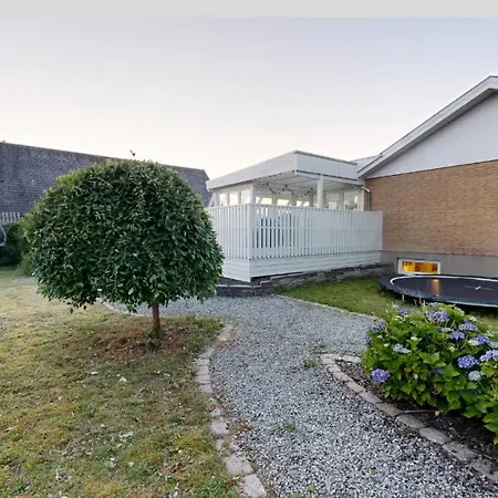 Apartment Charmerende 4br Med Pool Og Have