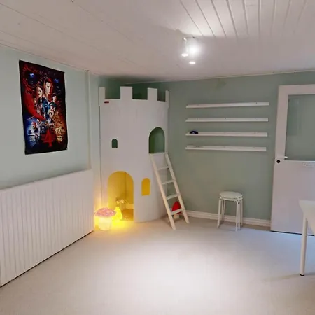 Apartment Charmerende 4br Med Pool Og Have *